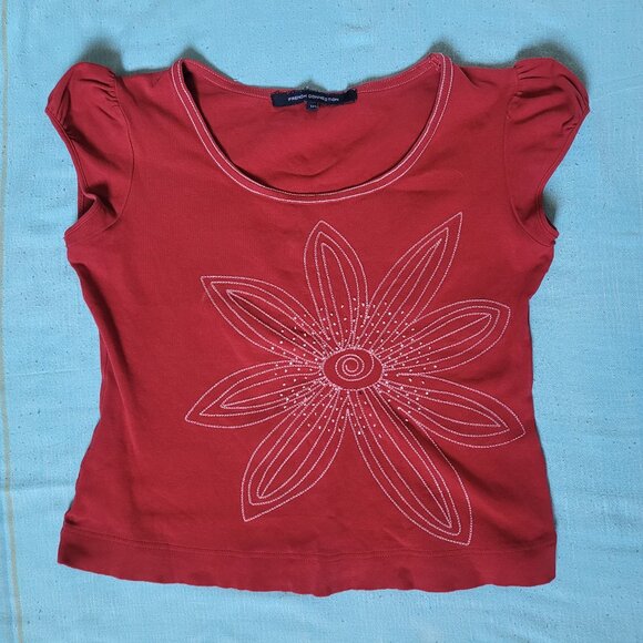 ⭐5FOR$20⭐ FRENCH CONNECTION, red, flowerShirt2k embroidered tank top , XS - Picture 1 of 3